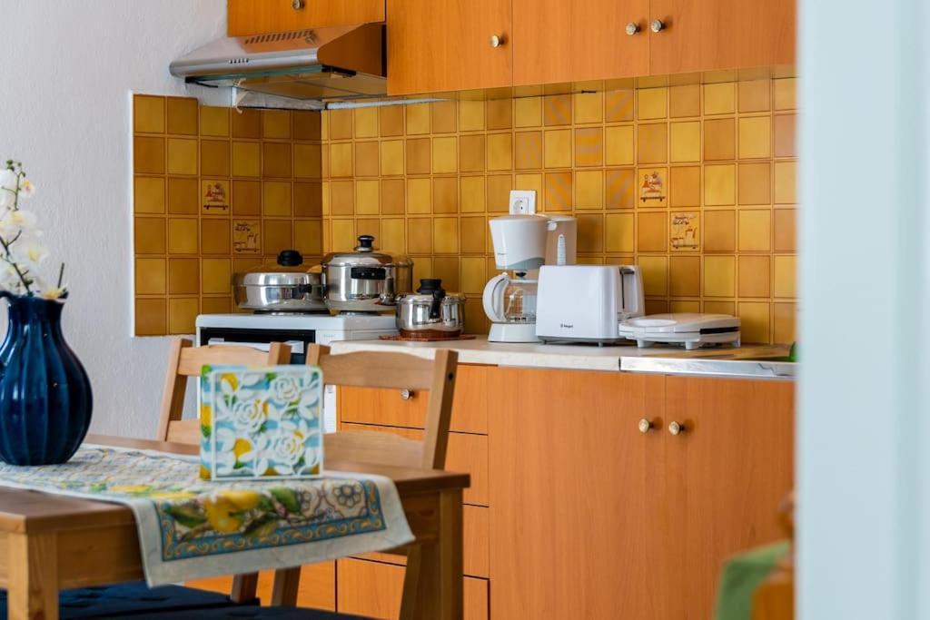 Central Little Home Калампака Екстериор снимка