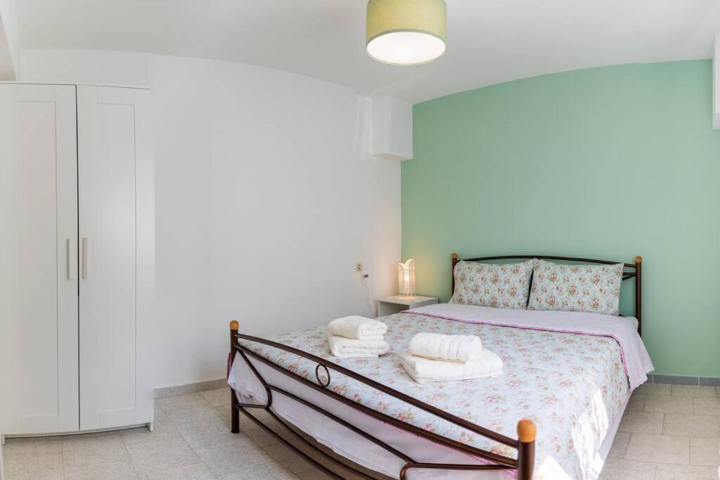 Central Little Home Калампака Екстериор снимка